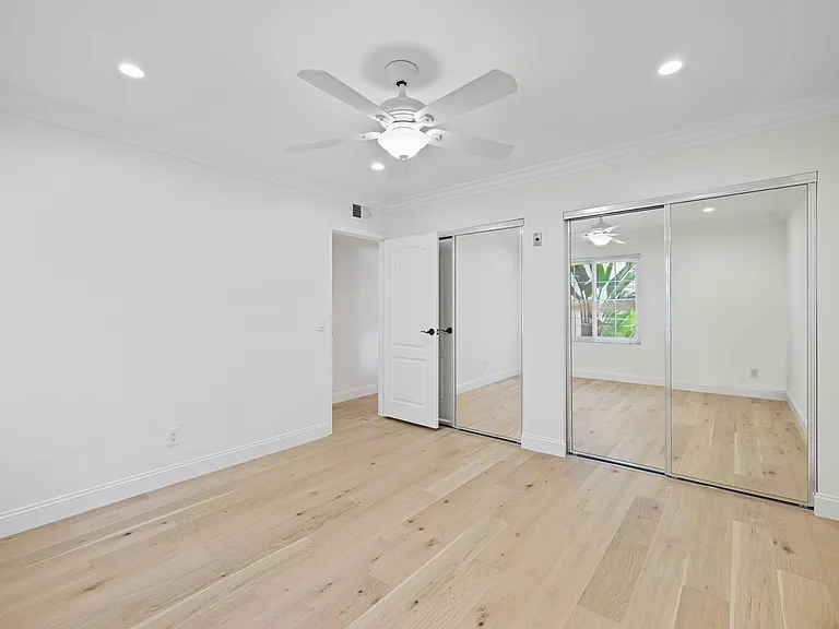 12023 Alta Carmel Ct #244 — Photo 11
