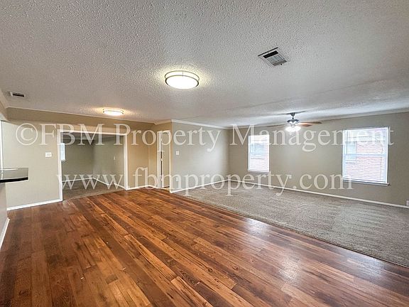 3rd image of 713 Phillips Dr