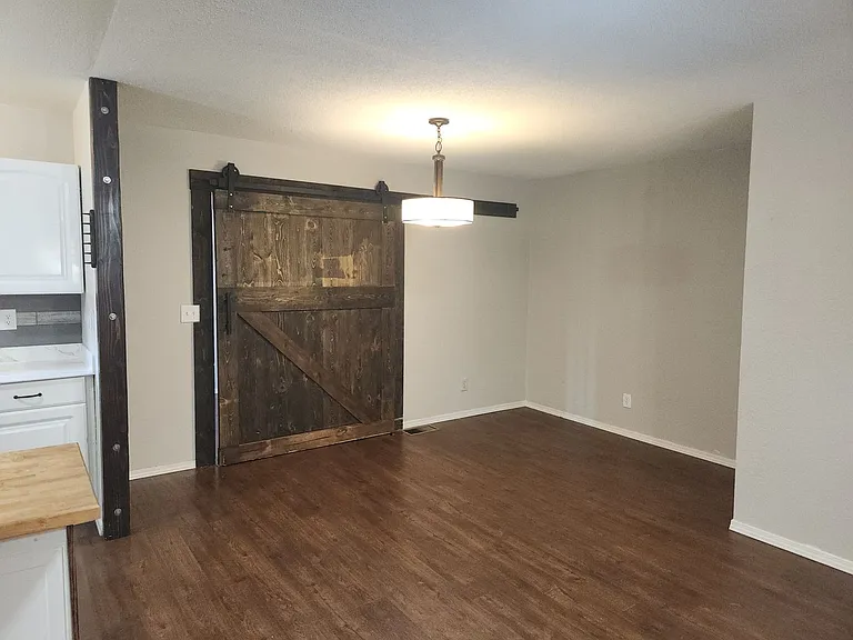 1311 N Matterhorn Rd — Photo 9