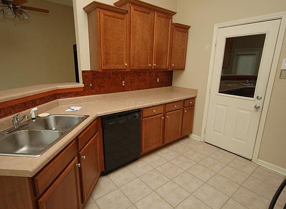 5th image of 315 Susanne Dr