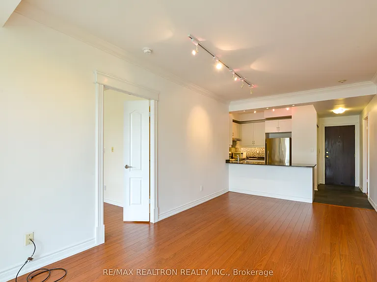 28 William Carson Cres #804 — Photo 10