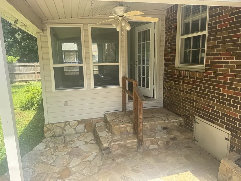 214 Manor St — Photo 9