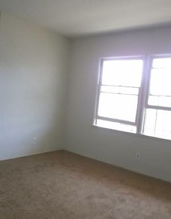 4th image of 2020 S Sherbourne Dr
