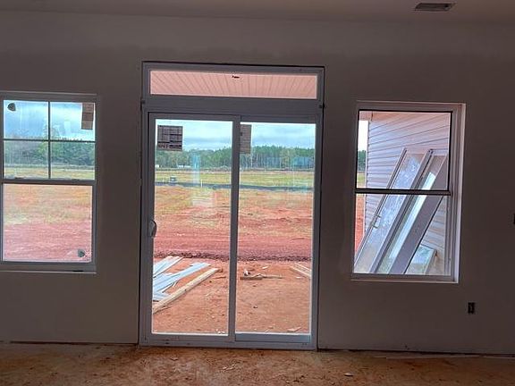 4th image of 194 Spyglass Ln