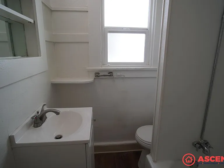 1701 B Street — Photo 7