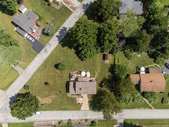 3rd image of 1806 Miller Ave