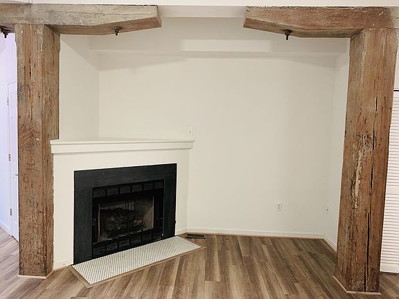 4th image of 1407 E Cary St APT 102
