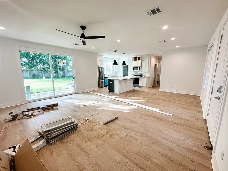1307 Bayou Woods Dr — Photo 12