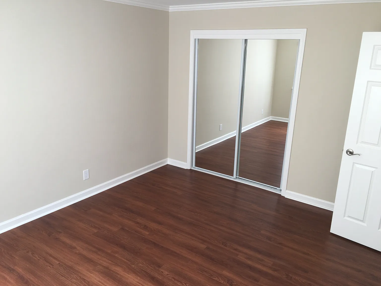 3 bed, 1200 sqft, $6,500 — Photo 4