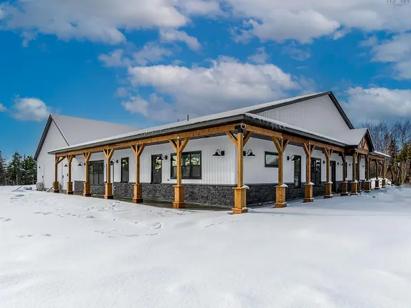 35 George Cyril Dr, Lawrencetown, NS B2Z 1E1