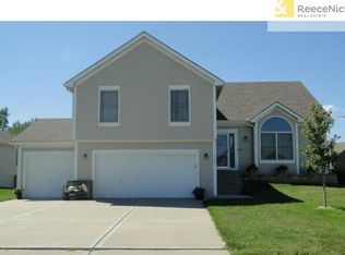 8631 NE 75th Ter, Kansas City, MO 64158