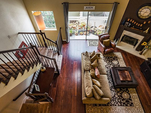 3rd image of 4355 Ventura Canyon Ave Unit 206