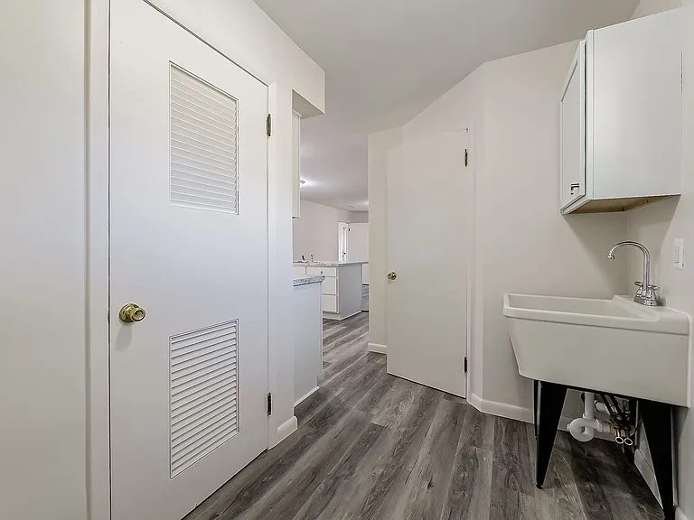 20862 Kenwood St — Photo 16