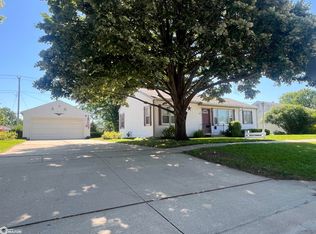 1003 S 6th St, Fairfield, IA 52556