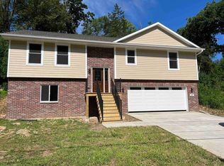 2997 N Grandview Ave, Dubuque, IA 52001