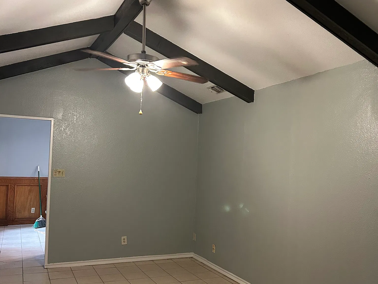 3 bed, 1536 sqft, $1,600 — Photo 2