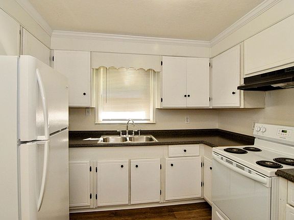 5th image of 146 Nathaniel Howard Rd