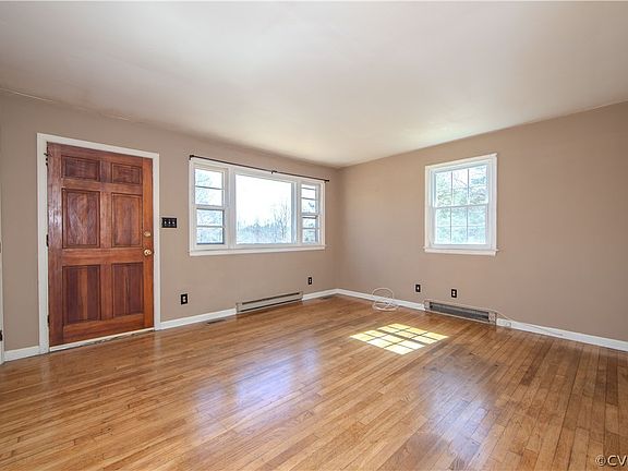 4th image of 15712 Allen Dr