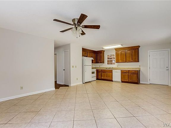 3rd image of 4525 River Oak Dr