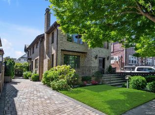 39-12 215th Pl, Flushing, NY 11361