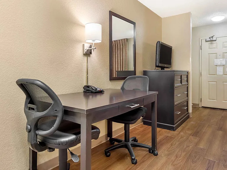 Studio Suite - 1 Queen Bed