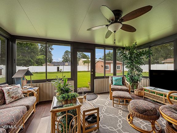3rd image of 12257 GOVERNORS Drive E