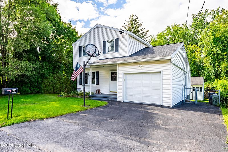 3rd image of 63 Hillcrest Avenue