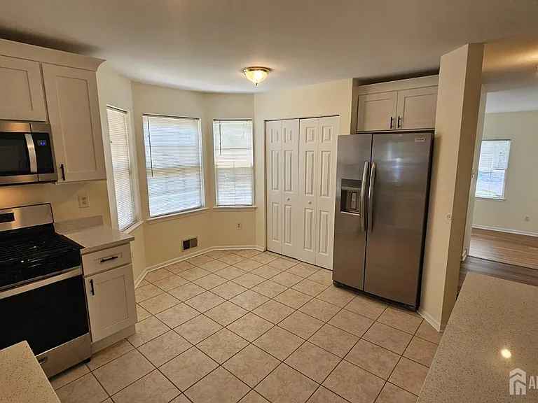 405 Cobblestone Ct — Photo 5