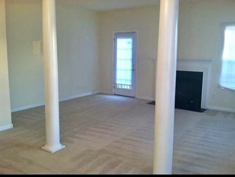 108 Queensberry Ct — Photo 9