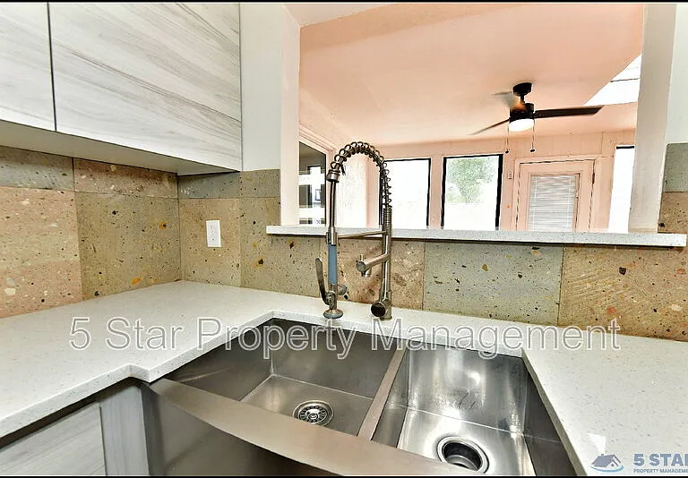 10565 Murphy St — Photo 17