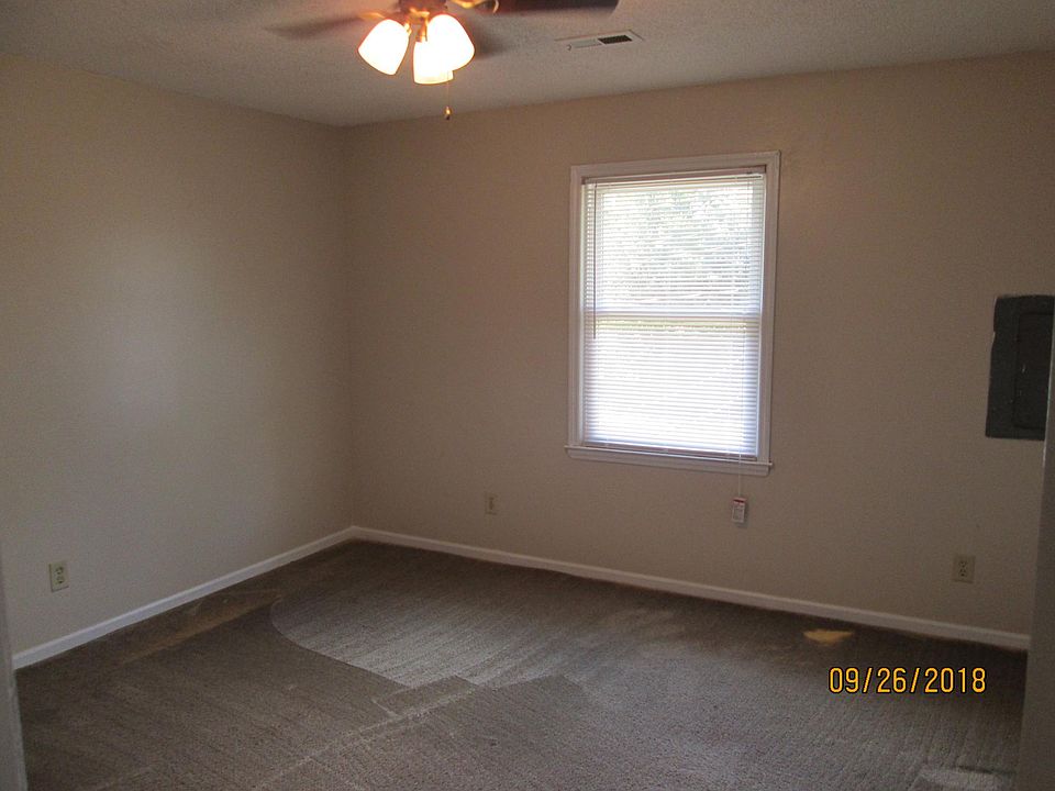 2nd image of 134 Calvin Ct APT B