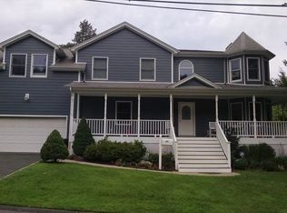 55 Chestnut St, Cresskill, NJ 07626