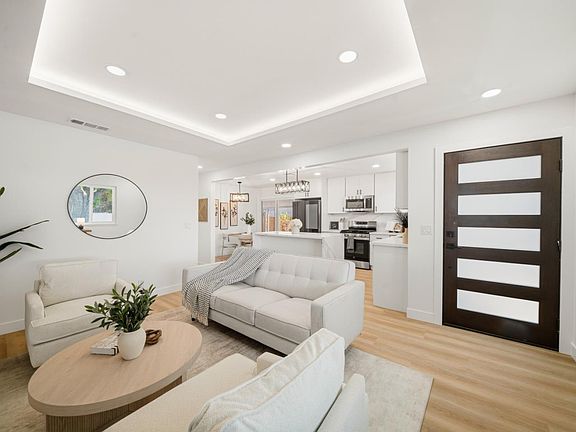 5th image of 300 N Park Victoria Dr