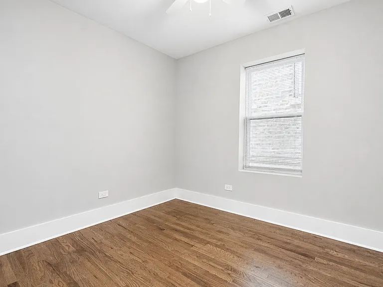 1901 W 21st Pl #2R — Photo 5