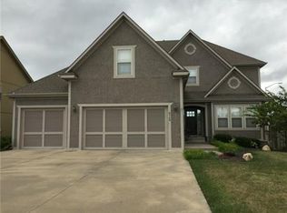 8768 N Saint Clair Ave, Kansas City, MO 64154