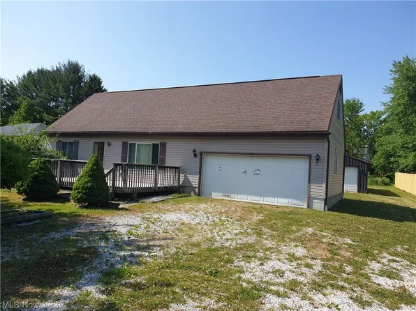 9897 E Center St, Windham, OH 44288