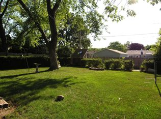 2006 Linden Ave, Waukegan, IL 60087