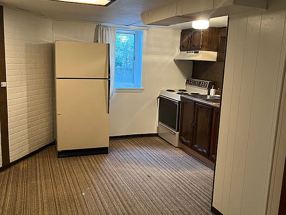 Living space as you walk in