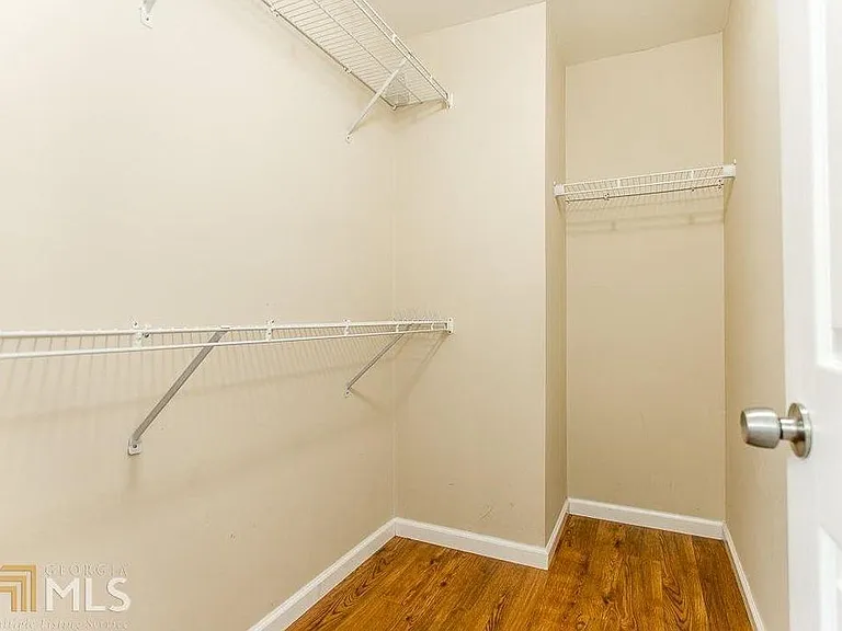 2048 Powers Ferry Trce SE — Photo 5