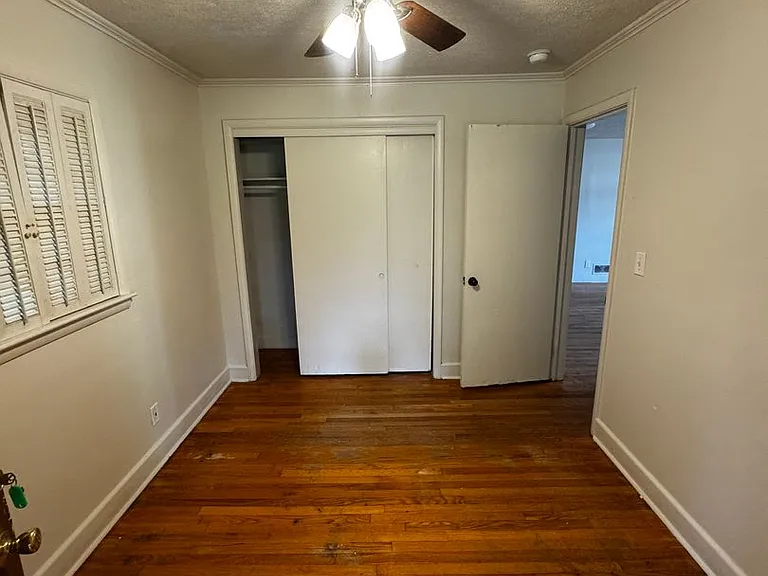 416 Stroud Rd — Photo 5