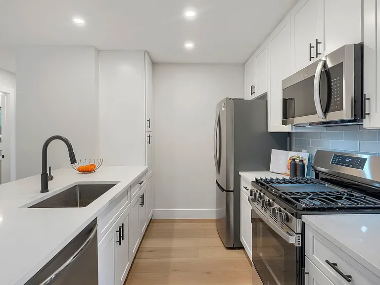 6504 Hickman Ave #A — Photo 10