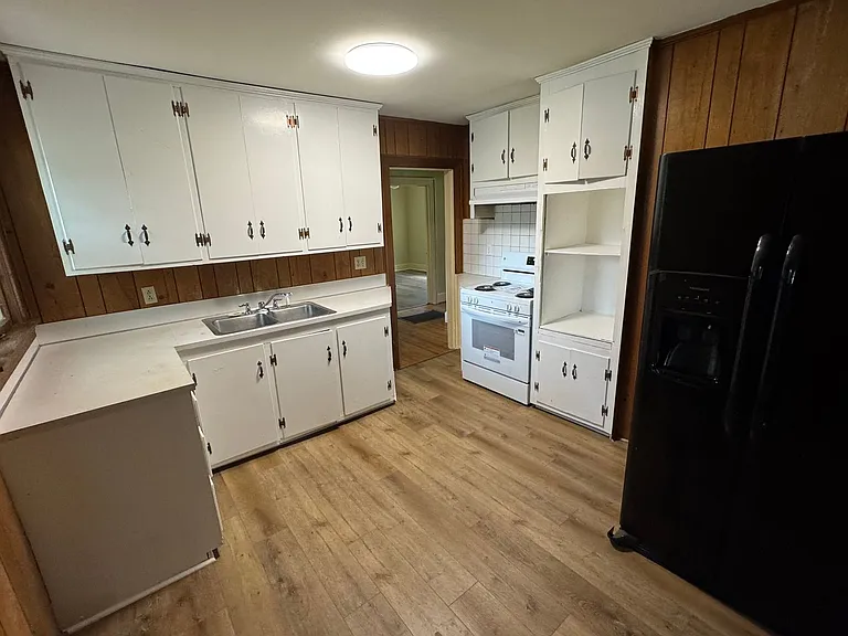 312 Roswell Ave SE — Photo 5