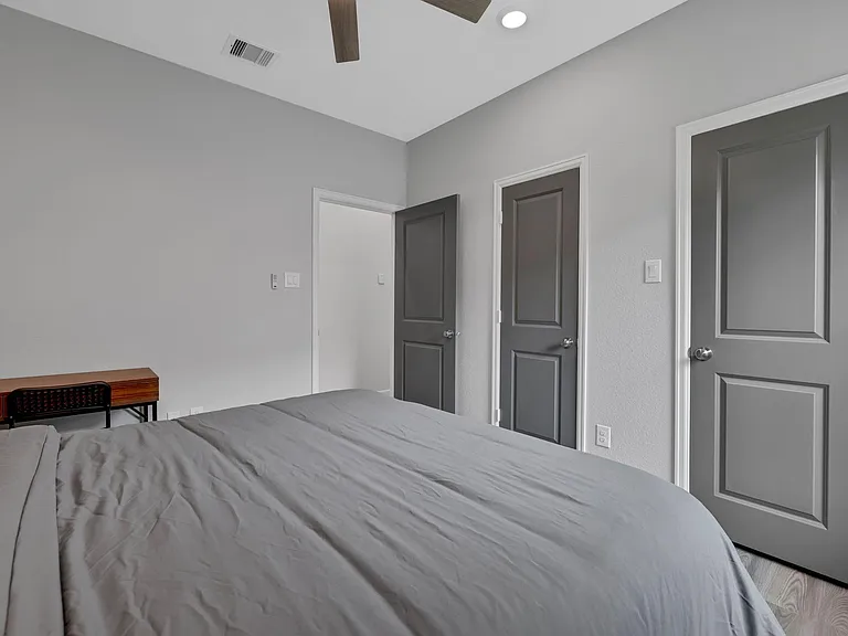 4933 Chester Lake Ln — Photo 14