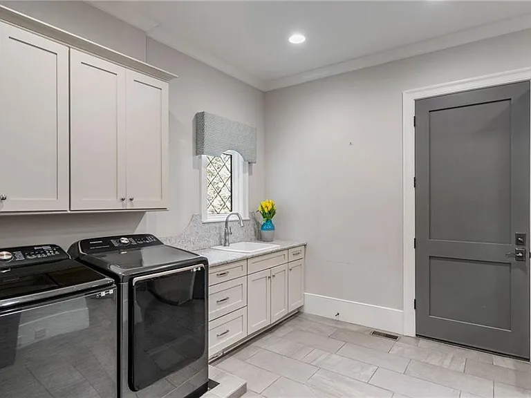 5265 Peachtree Dunwoody Rd — Photo 69