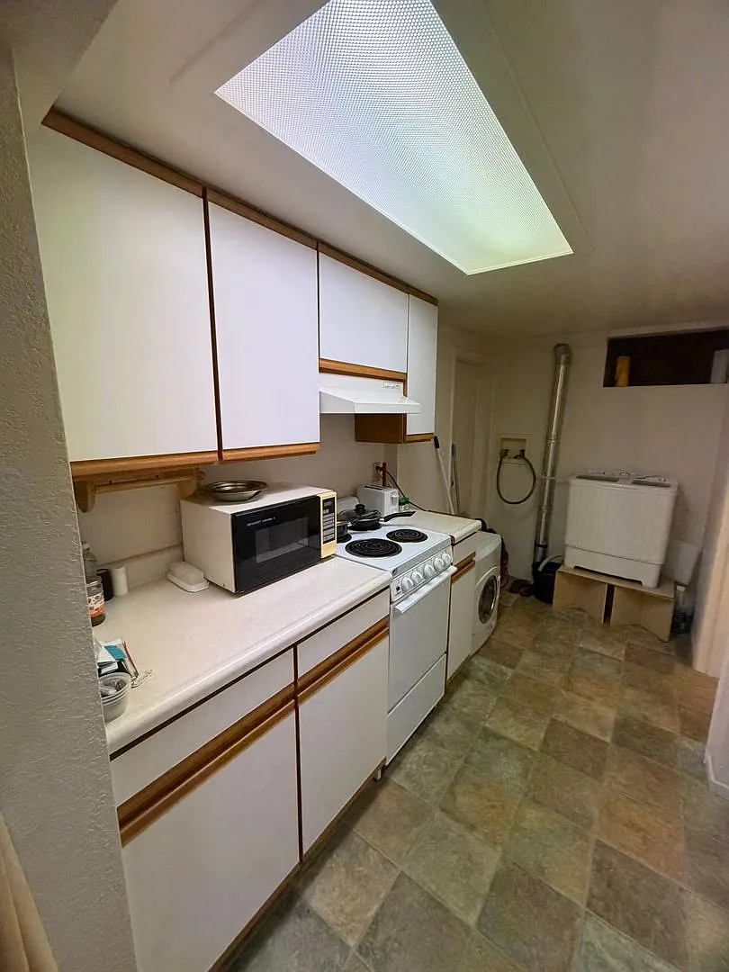 North Meridian Apartment — Photo 2