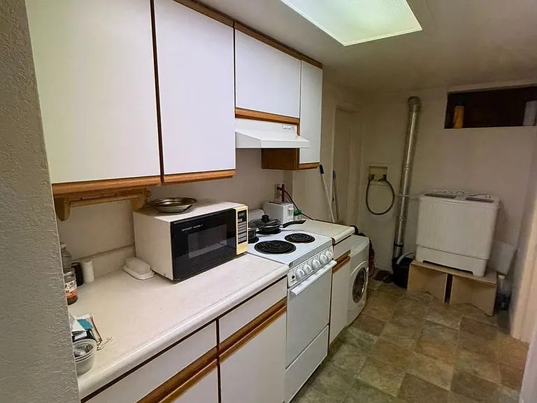 1069 N Meridian Rd — Photo 2