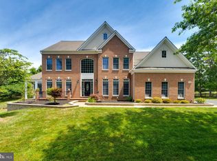 10408 Dunn Meadow Rd, Vienna, VA 22182