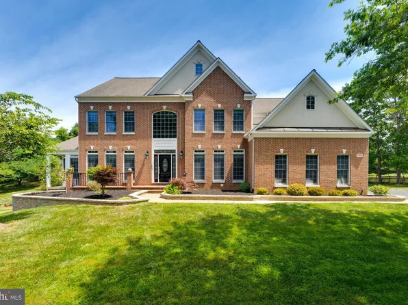 10408 Dunn Meadow Rd, Vienna, VA 22182