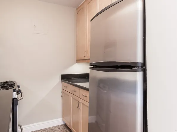 251 East 32nd Street image 5 of 10