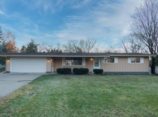 19115 Homestead Cir, Eden Prairie, MN 55346